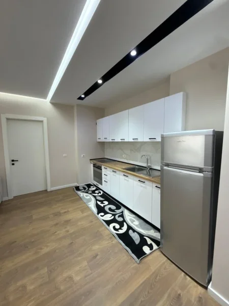 Tirane, jepet me qera apartament 1+1 Kati 1, 65 m² 500 €