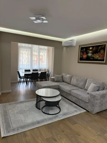 Tirane, jepet me qera apartament 1+1 Kati 1, 65 m² 500 €