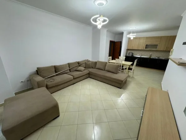 Tirane, jepet me qera apartament 2+1 Kati 3, 800 €