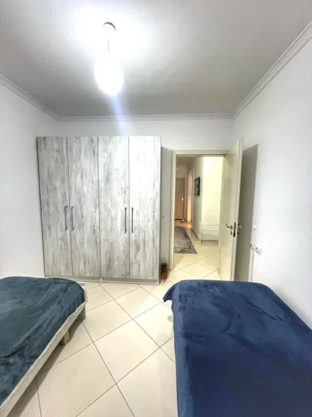 Tirane, jepet me qera apartament 2+1+Ballkon Kati 1, 90 m² 600 € (Rruga Frang Bardhi,rrethrrotullimi mbi kristalin)