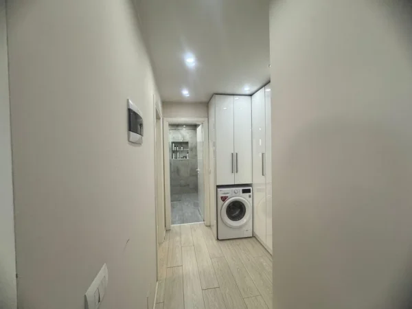Tirane, jepet me qera apartament 1+1+Ballkon Kati 3, 44 m² 575 € 