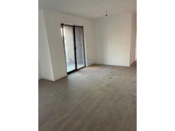Tirane, shitet apartament 2+1 Kati 5, 93 m² 280.000 € (Myslym Shyri)
