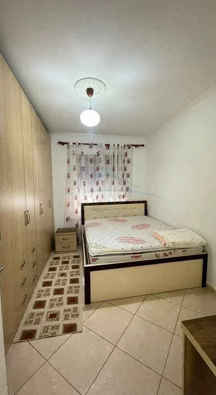 Tirane, jepet me qera apartament 2+1 Kati 3, 99 m² 700 € (Rruga e Elbasanit)