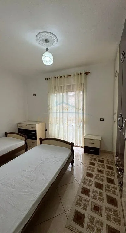 Tirane, jepet me qera apartament 2+1 Kati 3, 99 m² 700 € (Rruga e Elbasanit)