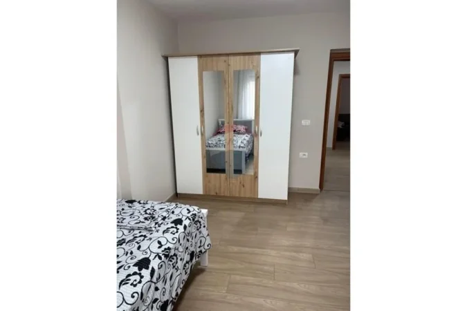 Tirane, jepet me qera apartament 2+1 Kati 4, 70 m² 600 € (Rruga e Elbasanit)