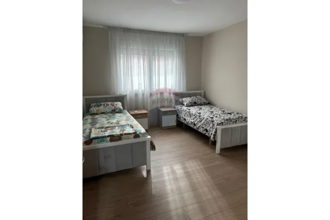 Tirane, jepet me qera apartament 2+1 Kati 4, 70 m² 600 € (Rruga e Elbasanit)
