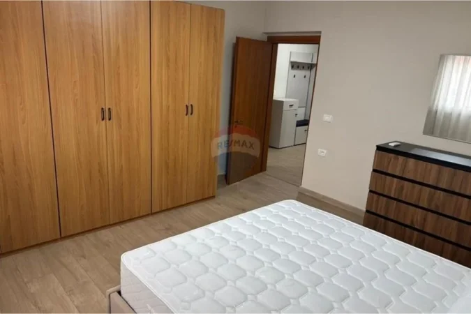 Tirane, jepet me qera apartament 2+1 Kati 4, 70 m² 600 € (Rruga e Elbasanit)