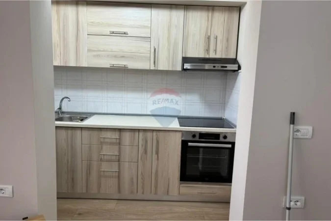 Tirane, jepet me qera apartament 2+1 Kati 4, 70 m² 600 € (Rruga e Elbasanit)
