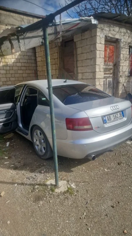 Tirane, shitet makine Audi A6 S Line Nafte, gri metalizato automatik Kondicioner 220.000 km 3.500 €