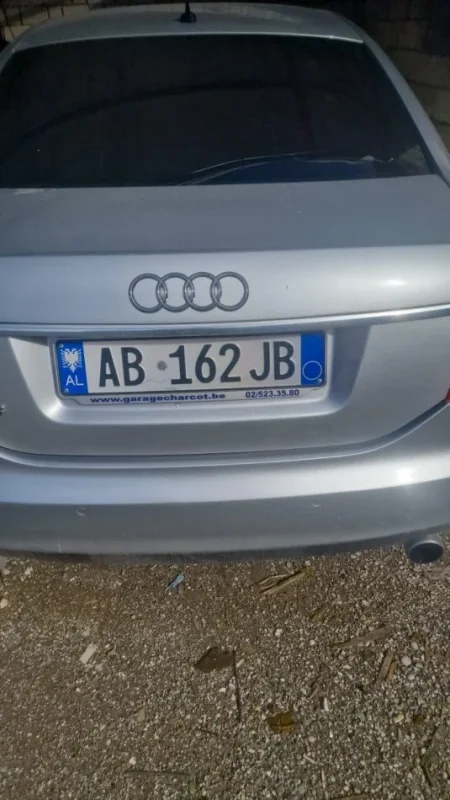 Tirane, shitet makine Audi A6 S Line Nafte, gri metalizato automatik Kondicioner 220.000 km 3.500 €