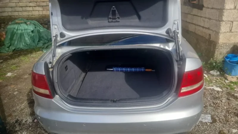 Tirane, shitet makine Audi A6 S Line Nafte, gri metalizato automatik Kondicioner 220.000 km 3.500 €