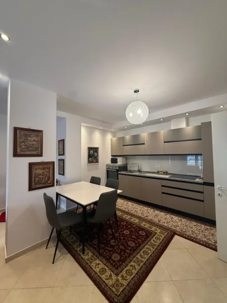 Tirane, jepet me qera apartament 3+1+Ballkon Kati 7, 135 m² 1.500 € (Selvia, prane Qendres)
