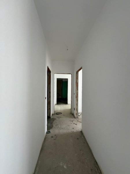 Tirane, shitet apartament 2+1+Ballkon Kati 8, 109 m² 175.000 € (Bulevardi i Ri)