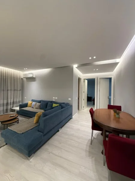 Tirane, shitet apartament 2+1+Ballkon Kati 1, 112 m² 250.000 € (Rruga e Barrikadave)