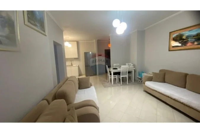 Tirane, jepet me qera apartament 2+1+Ballkon Kati 3, 100 m² 600 € (Rruga Rrapo Hekali)