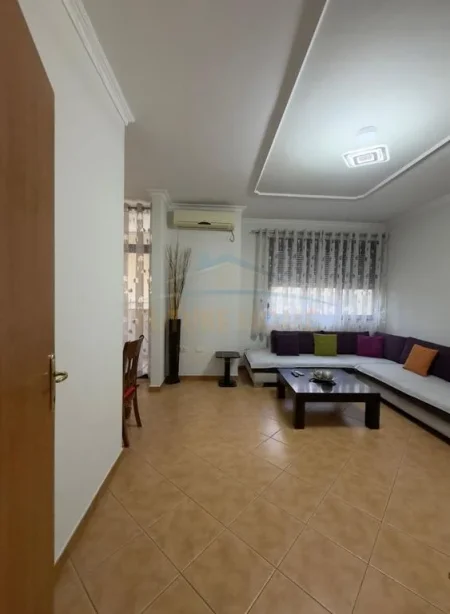 Tirane, jepet me qera apartament 2+1 Kati 4, 113 m² 650 € (Rruga Panorama)