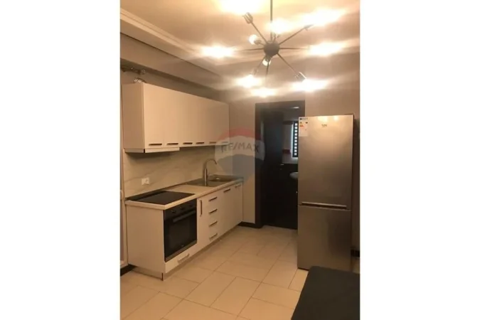 Tirane, jepet me qera apartament 1+1 Kati 4, 64 m² 600 € (Kompleksi Delijorgji)