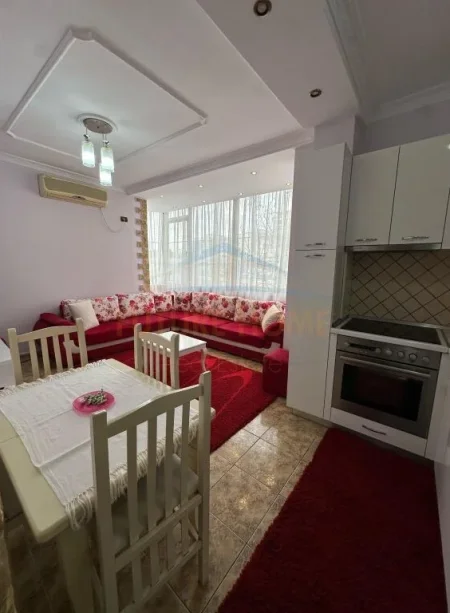 Tirane, jepet me qera apartament 2+1 Kati 5, 66 m² 600 € (Rruga e Kavajës)