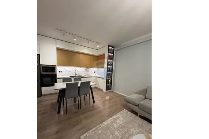 Tirane, jepet me qera apartament 1+1+Ballkon Kati 4, 65 m² 610 € (Radisson Hotel)