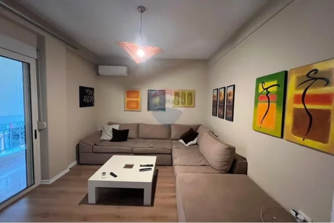 Tirane, jepet me qera apartament 1+1 Kati 3, 90 m² 700 € (Vasil Shanto)