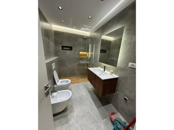 Tirane, shitet apartament 2+1 Kati 8, 116 m² 299.000 € (Don Bosko)