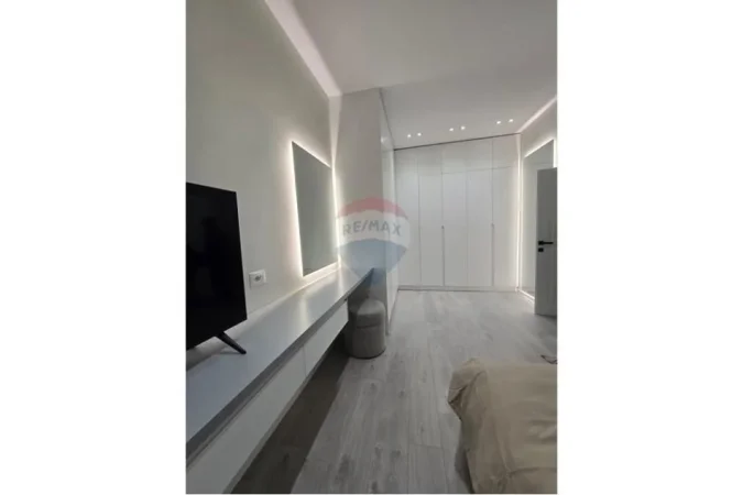 Tirane, jepet me qera apartament 2+1 Kati 2, 120 m² 650 € (Vilat Gjermane)