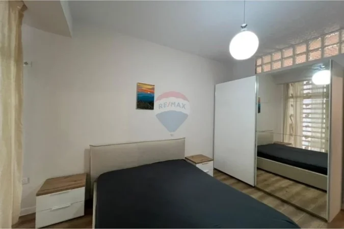 Tirane, jepet me qera apartament 1+1 Kati 3, 75 m² 700 € (Kika 2)