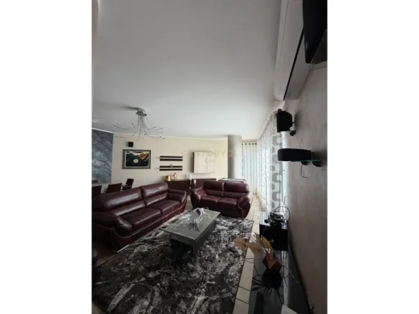 Durres, shitet apartament 2+1 Kati 6, 140 m² (Bashkia,Durres)