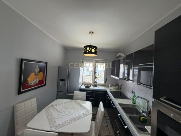 Durres, shitet apartament 2+1 Kati 6, 140 m² (Bashkia,Durres)
