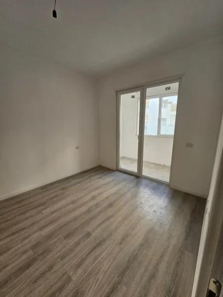 Tirane, shitet apartament 1+1+Ballkon Kati 3, 70 m² 126.000 € (Kompleksi E-88)