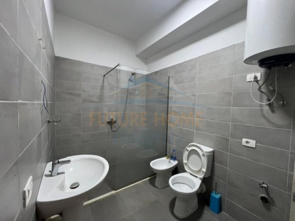 Tirane, shitet apartament 1+1 Kati 7, 70 m² 110.000 € (Ali Demi)