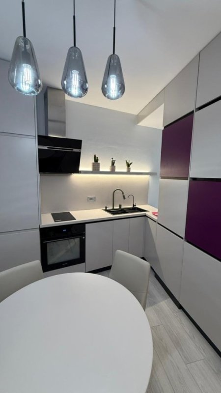 Tirane, jepet me qera apartament 2+1 Kati 4, 90 m² 1.100 € (9 Kateshet)