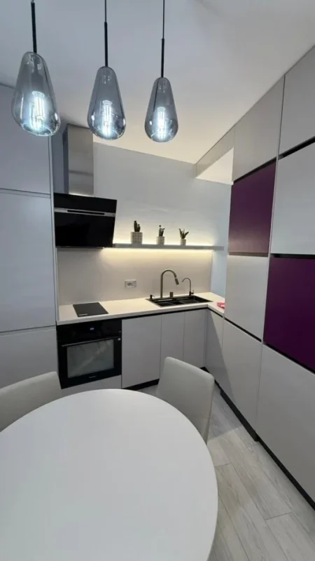 Tirane, jepet me qera apartament 2+1 Kati 4, 90 m² 1.100 € (9 Kateshet)