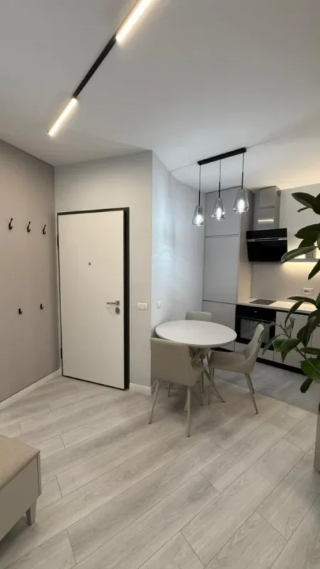 Tirane, jepet me qera apartament 2+1 Kati 4, 90 m² 1.100 € (9 Kateshet)