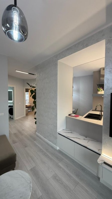 Tirane, jepet me qera apartament 2+1 Kati 4, 90 m² 1.100 € (9 Kateshet)