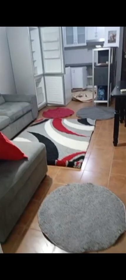 Tirane, jepet me qera apartament 1+1 Kati 5, 70 m² 400 € (YZBERISHT)