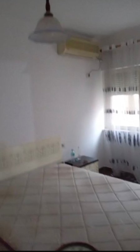 Tirane, jepet me qera apartament 1+1 Kati 5, 70 m² 400 € (YZBERISHT)