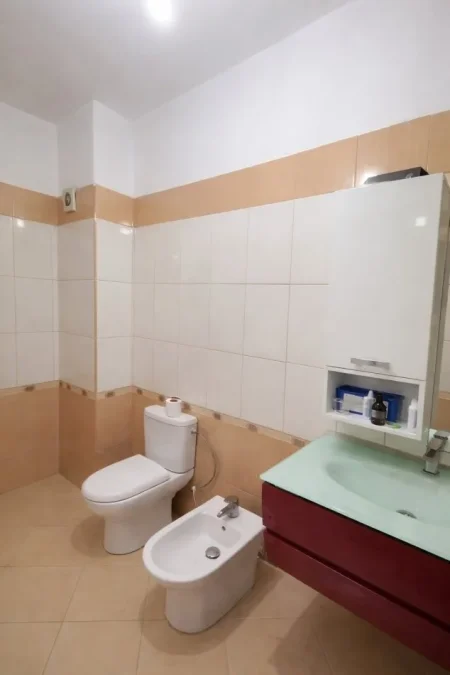 Tirane, shitet apartament 2+1+Ballkon Kati 5, 112 m² 165.000 € (Astir)