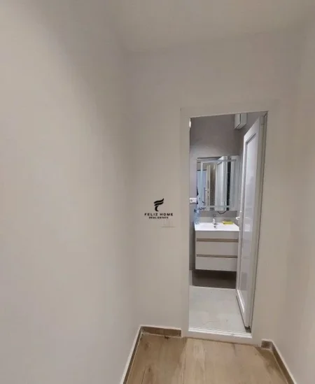 Tirane, jepet me qera dyqan Kati 1, 50 m² 500 € (ASTIR)