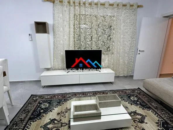 Tirane, jepet me qera apartament 2+1+Ballkon Kati 1, 75 m² 650 € (RRUGA HYSEN DALLIU,BULEVARDI ZOGU I PARE)