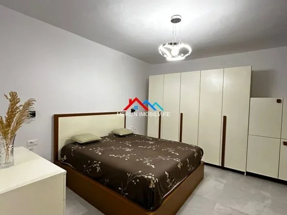 Tirane, jepet me qera apartament 2+1+Ballkon Kati 1, 75 m² 650 € (RRUGA HYSEN DALLIU,BULEVARDI ZOGU I PARE)