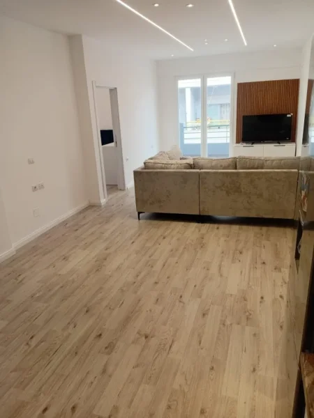 Vlore, shitet apartament 1+1+Ballkon Kati 9, 67 m² 