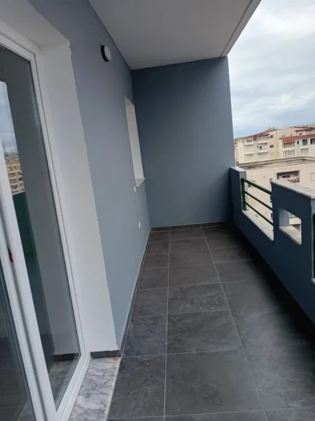 Vlore, shitet apartament 1+1+Ballkon Kati 9, 67 m² 