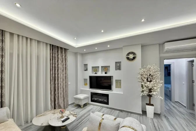 Tirane, jepet me qera apartament 2+1+Ballkon Kati 4, 90 m² 650 € (FRESK)