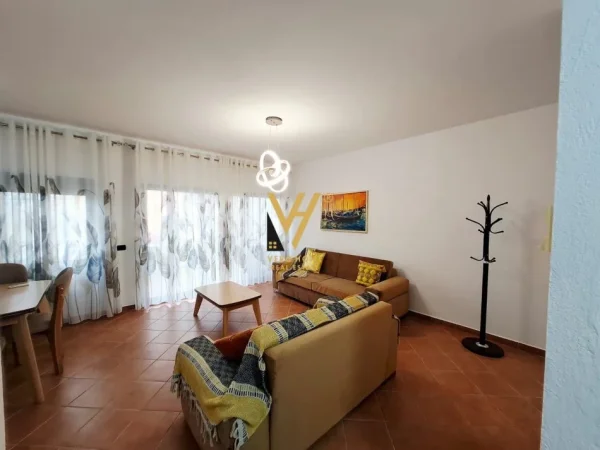 Tirane, jepet me qera apartament 2+1+Ballkon Kati 3, 115 m² 650 € (RRUGA HIM KOLLI)