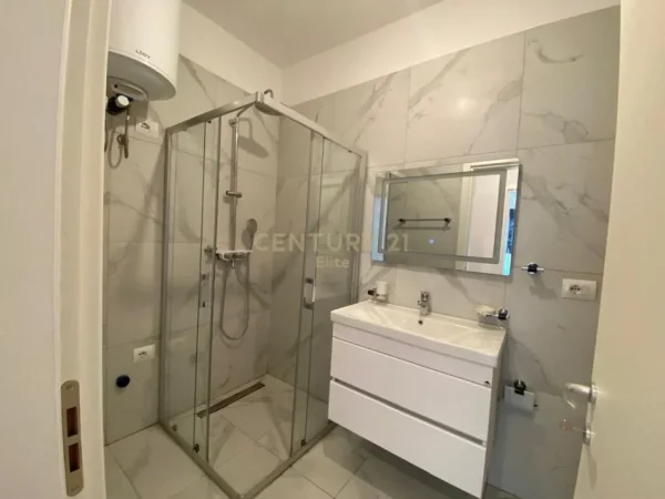 Tirane, shitet apartament 2+1 Kati 2, 130 m² 250.000 € (Kopshti Zoologjik)