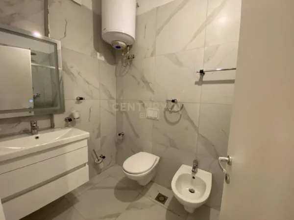 Tirane, shitet apartament 2+1 Kati 2, 130 m² 250.000 € (Kopshti Zoologjik)