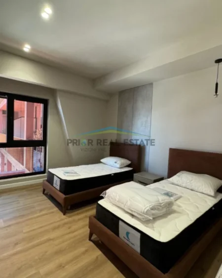 Tirane, shitet apartament 2+1 Kati 13, 169 m² 482.000 € (Qender)