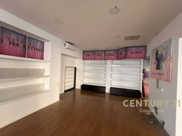 Tirane, jepet me qera ambjent biznesi Kati 0, 91 m² 3.185 € (Qender, sheshi Skenderbej)