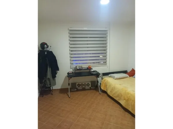Tirane, shitet apartament 4+1 Kati 1, 130 m² 185.000 € (Kombinat)